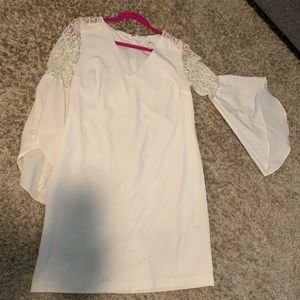 Roz & Ali white dress